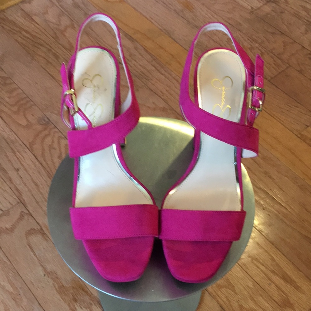 NWOT SUEDE JESSICA SIMPSON PLATFORM SANDAL